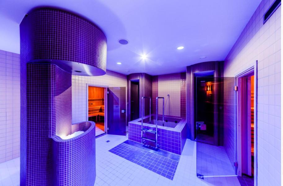 Live-inn Hotel-style 5 Apartments, 20 Mins To Centre, Gym, Reception, Free Parking, Lift, Roof Terrace & Game Lejlighed *