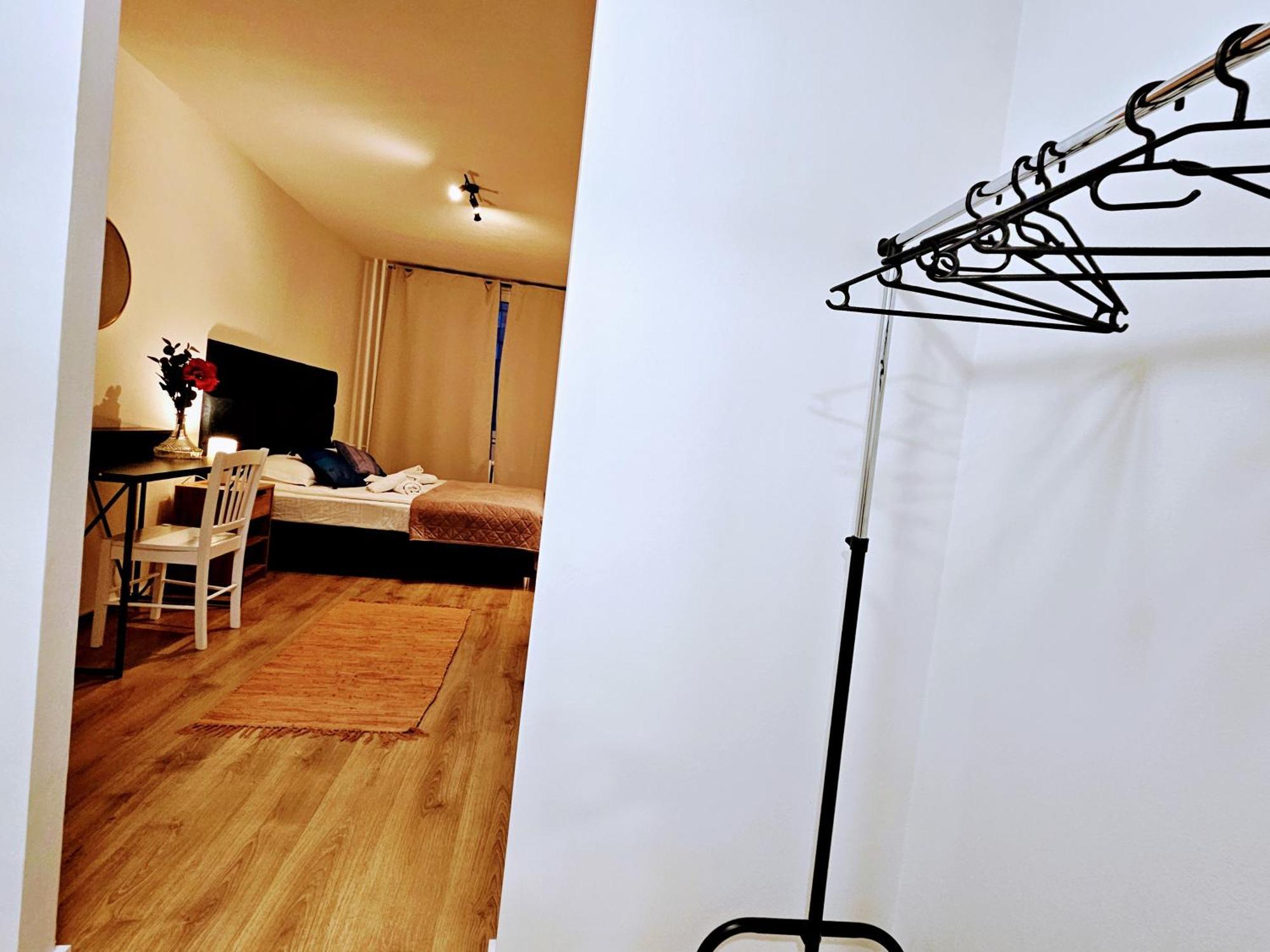 Live-inn Hotel-style 5 Apartments, 20 Mins To Centre, Gym, Reception, Free Parking, Lift, Roof Terrace & Game Lejlighed Prag