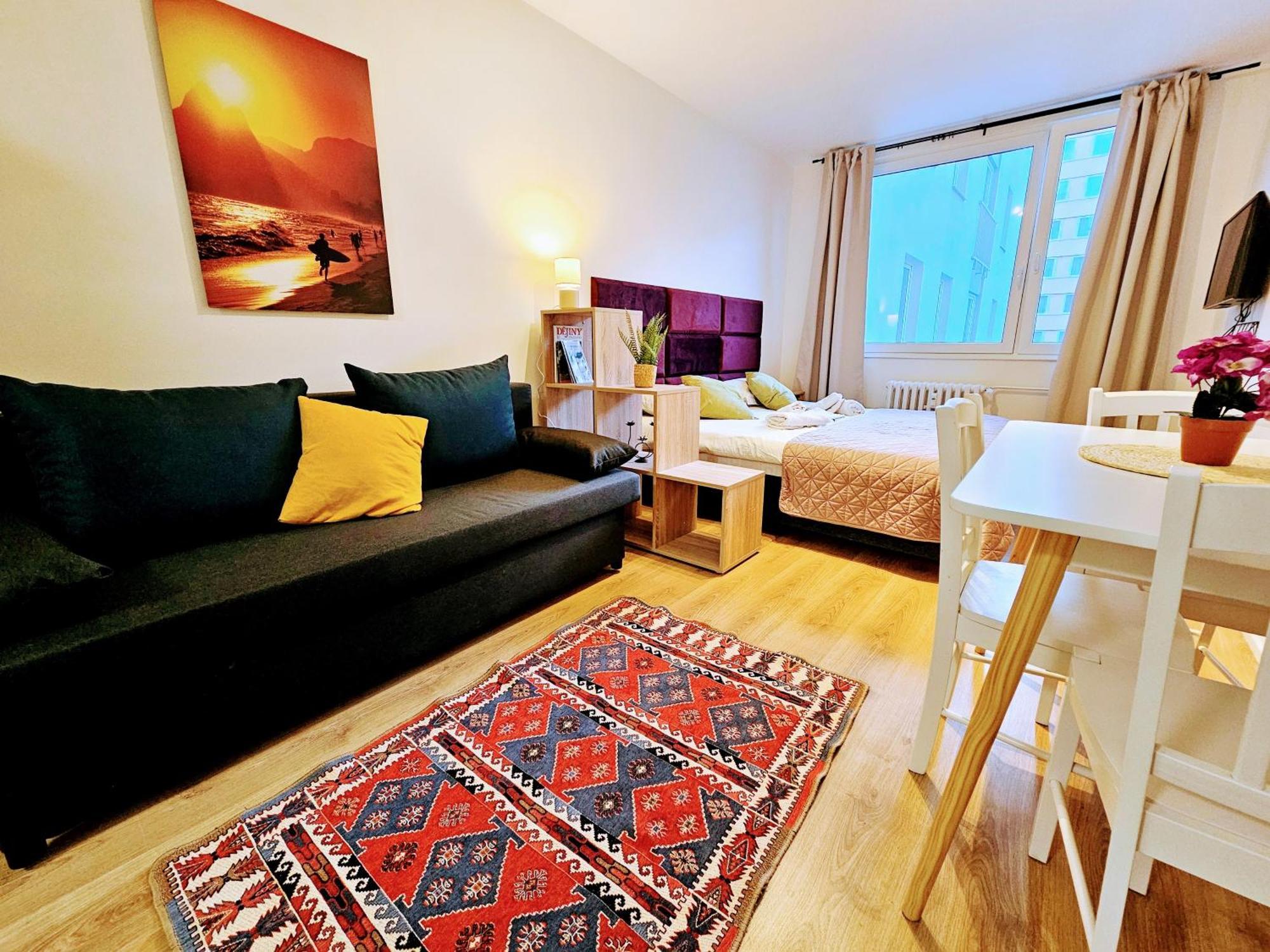 Live-inn Hotel-style 5 Apartments, 20 Mins To Centre, Gym, Reception, Free Parking, Lift, Roof Terrace & Game Lejlighed *