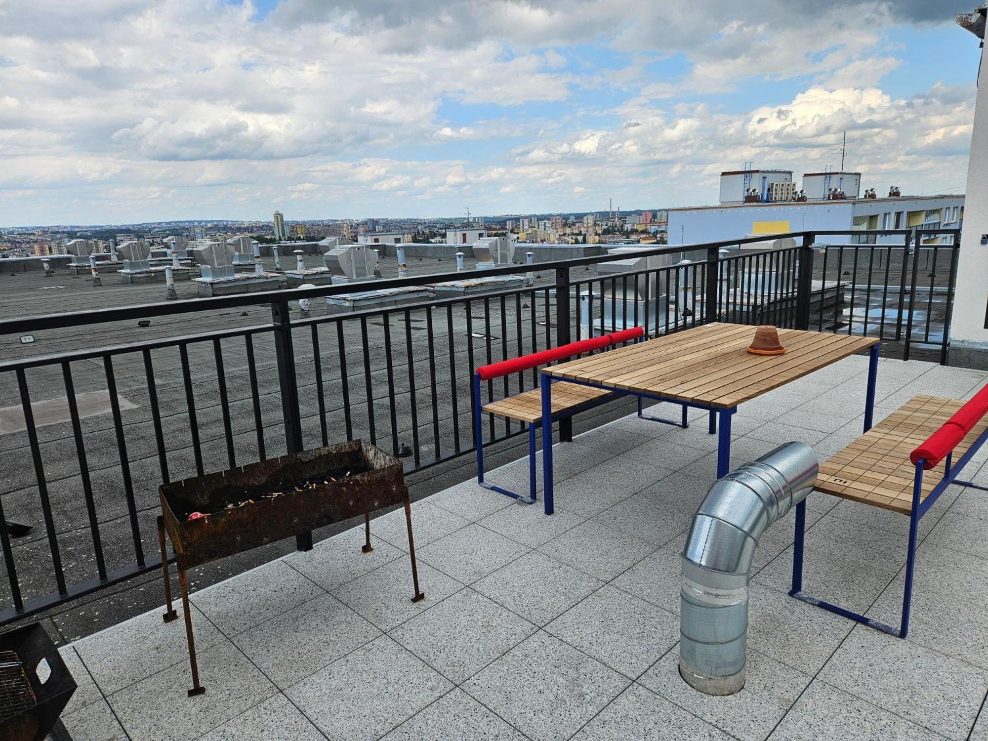 Live-inn Hotel-style 5 Apartments, 20 Mins To Centre, Gym, Reception, Free Parking, Lift, Roof Terrace & Game Lejlighed